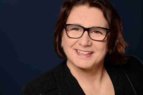 Zum Artikel "01.04.2017: Neue Mitarbeiterin am Lehrstuhl FAPS | Angelika Vogel"