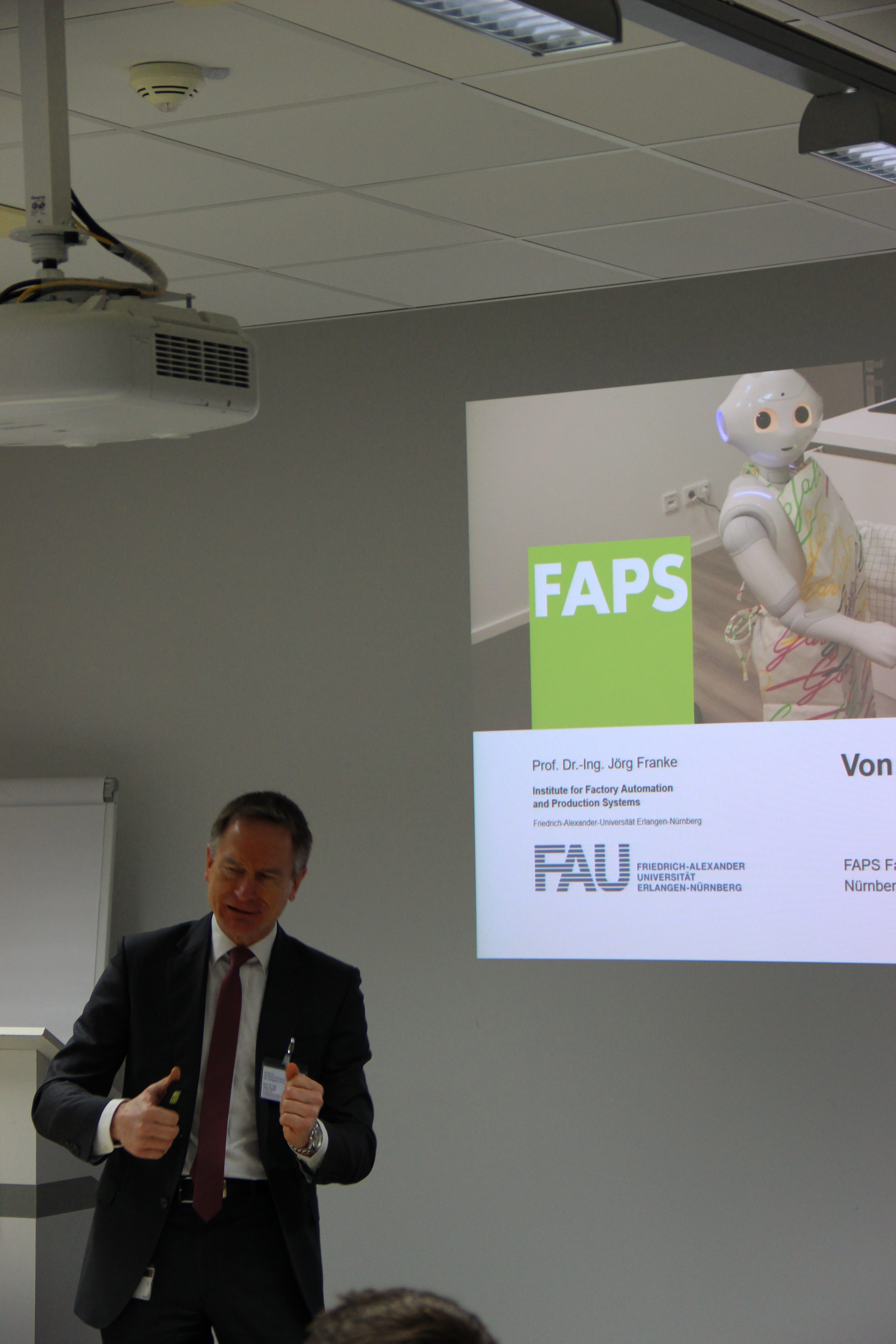 Zum Artikel "30.11.2017: Fachseminar „Hausautomatisierung 4.0 – die intelligente Wohnung von morgen“ in Nürnberg"