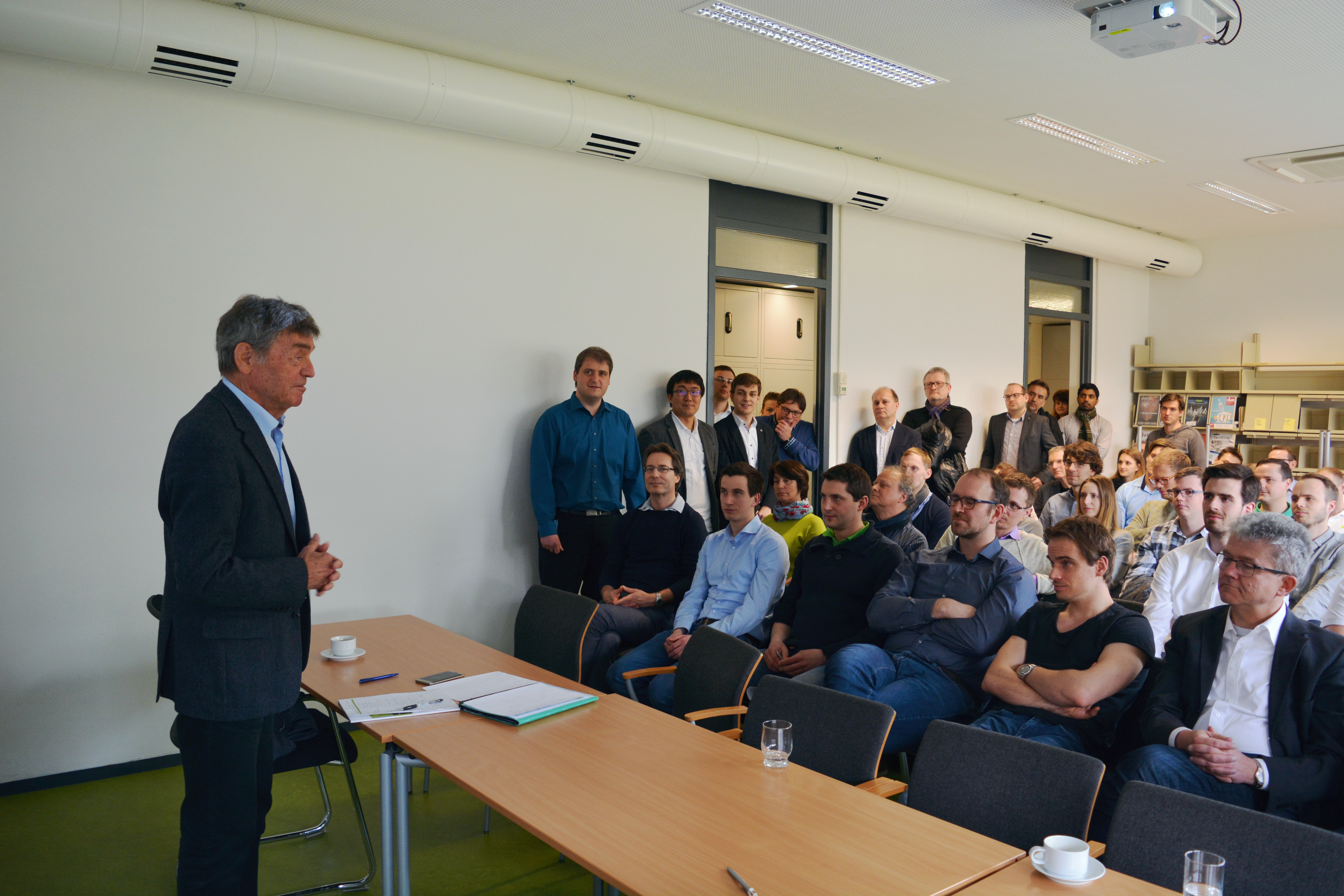 Zum Artikel "29.03.2018: Ehrung zum 75. Geburtstag von Professor Feldmann"