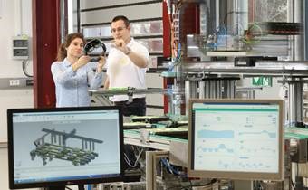 Zum Artikel "Smart Services und wissensbasierte Konfiguratoren für die produzierende Industrie"