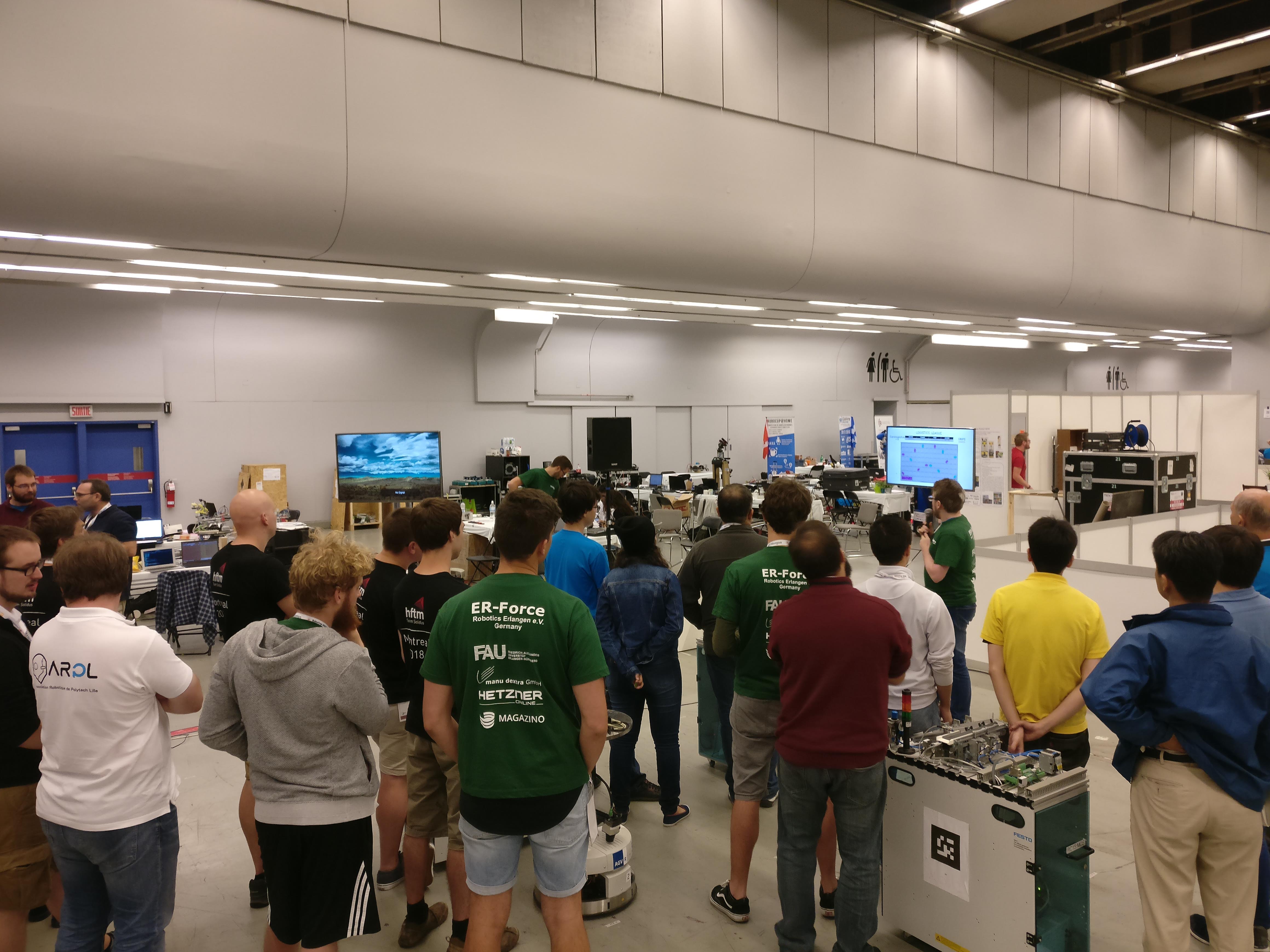 Zum Artikel "20.06.2018: RoboCup 2018 | Zweiter Turniertag: Playoffs vorzeitig erreicht"