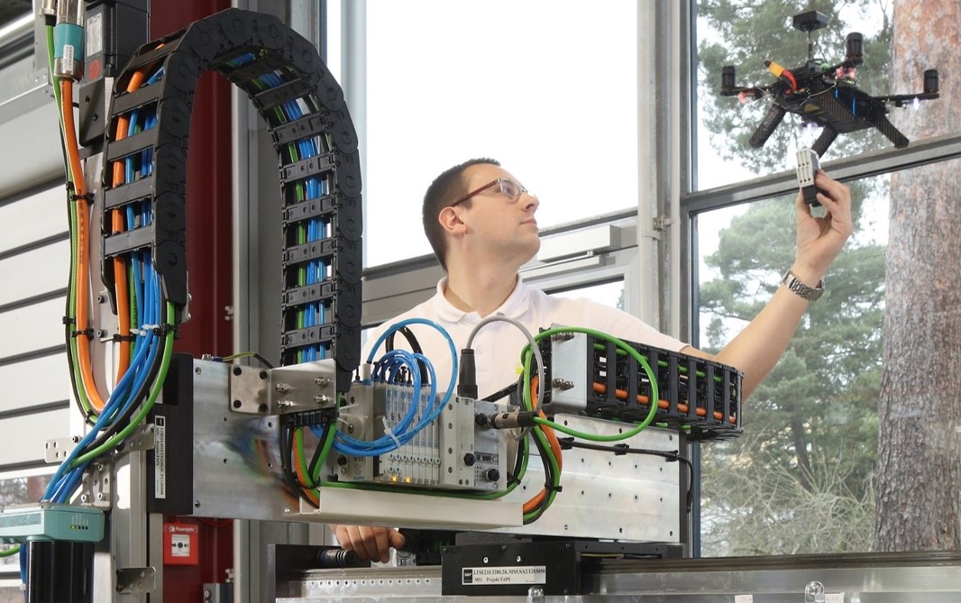 Zum Artikel "Digitaler Zwilling und digitaler Schatten: Von der Produktidee bis zum täglichen Einsatz"