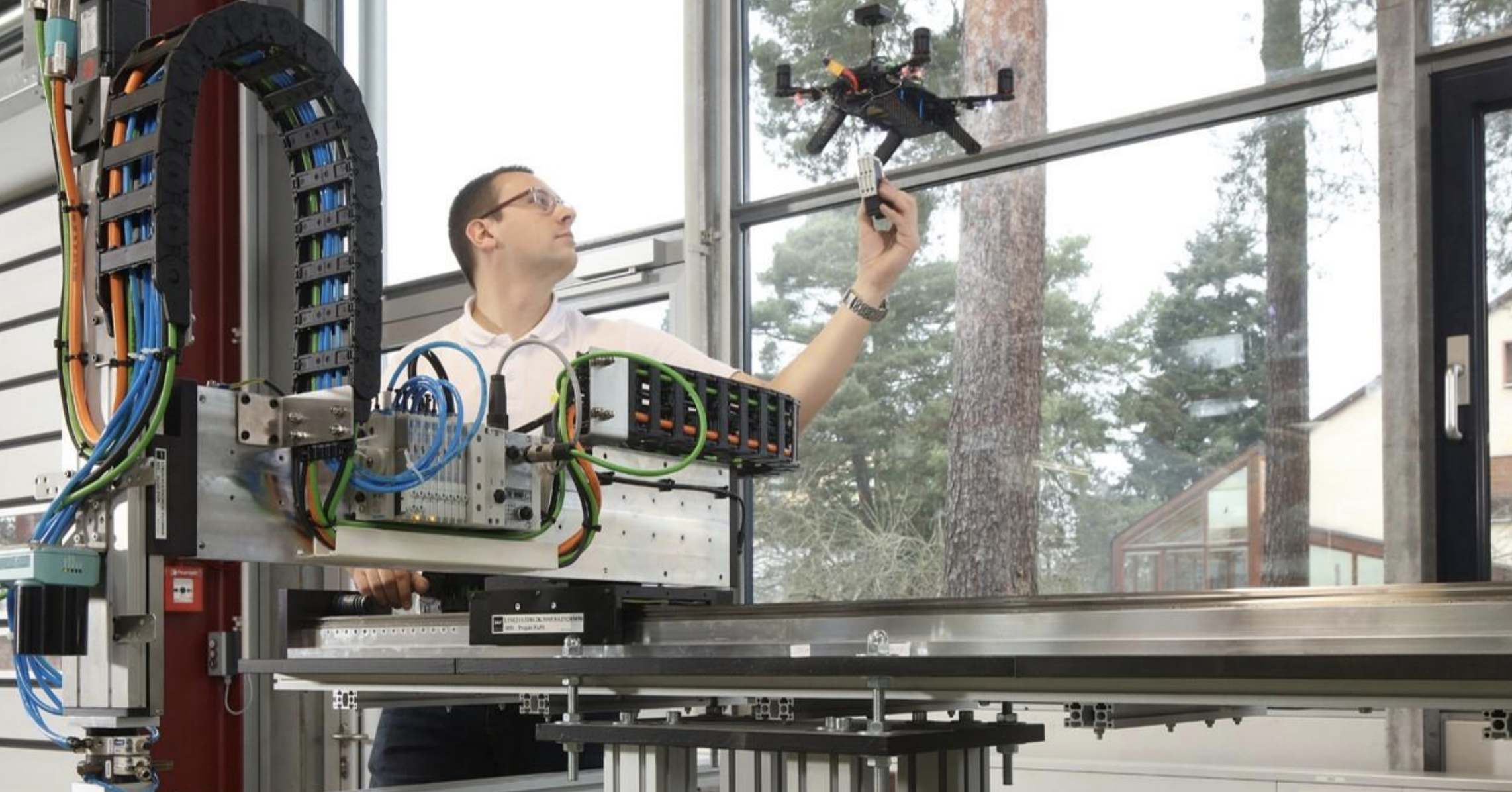 Zum Artikel "Studentische Hilfskraft (HiWi) zur Unterstützung im Bereich Smart Manufacturing"