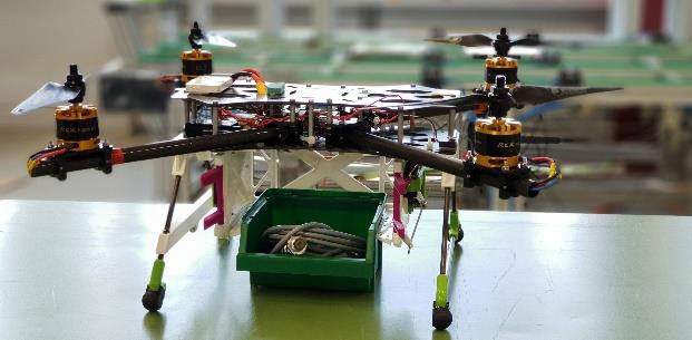 Zum Artikel "AIRKom – Einsatz autonomer Flugroboter für den vollautomatisierten Material-transport zwischen Lagerplatz und Kommissionierplätzen"