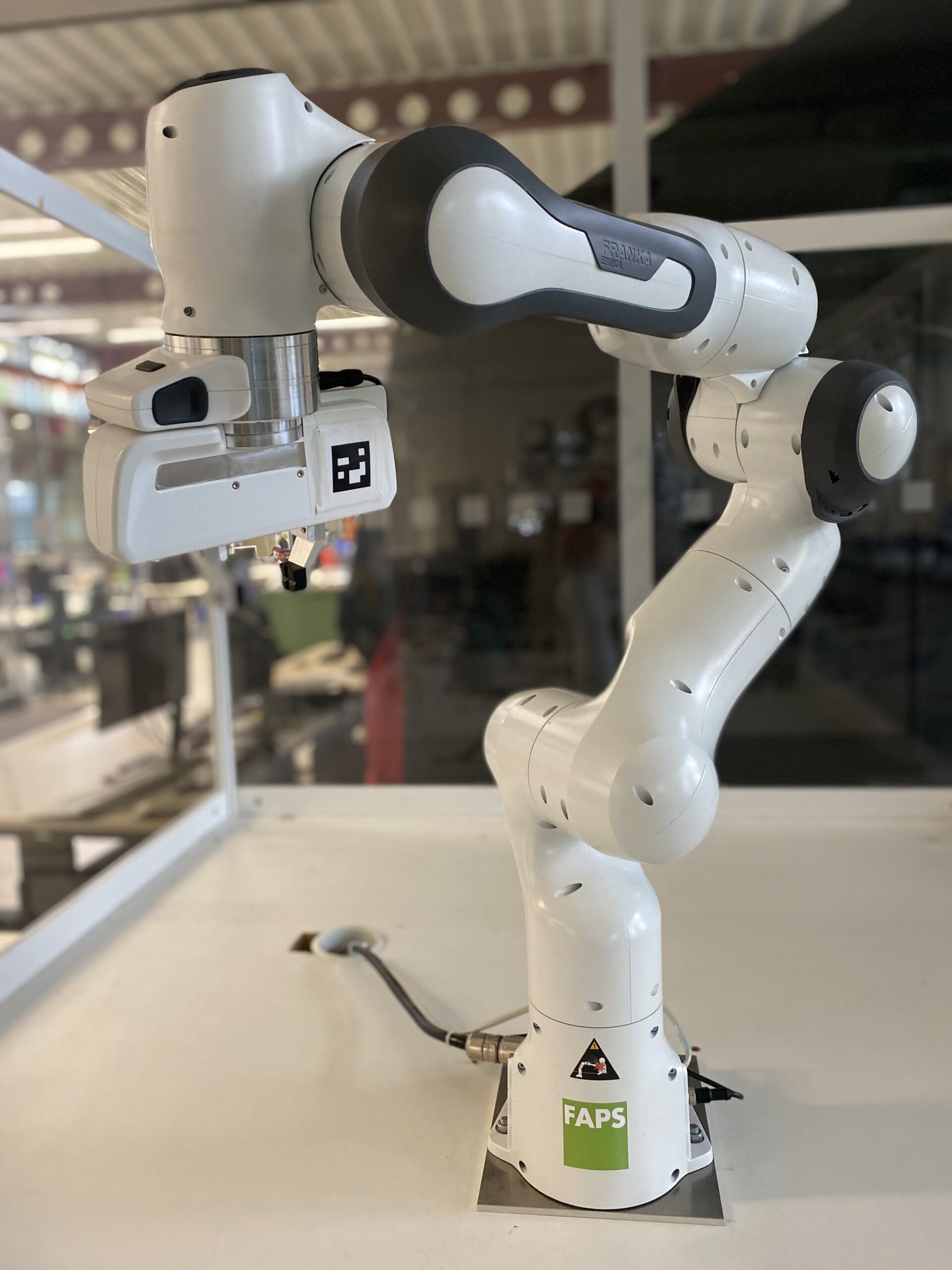 Zum Artikel "Kollaborativer Roboter Franka Emika Panda"