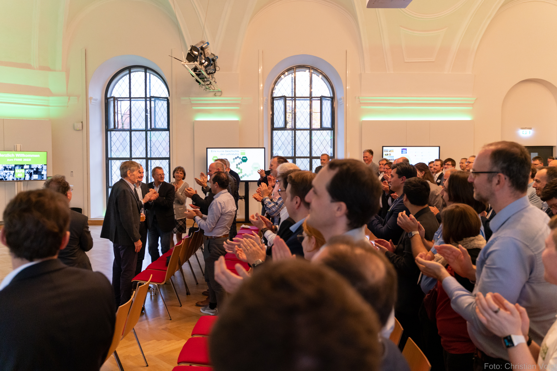 Standing Ovation für unseren ehemaligen Lehrstuhinhaber Prof. Dr. Klaus Feldmann