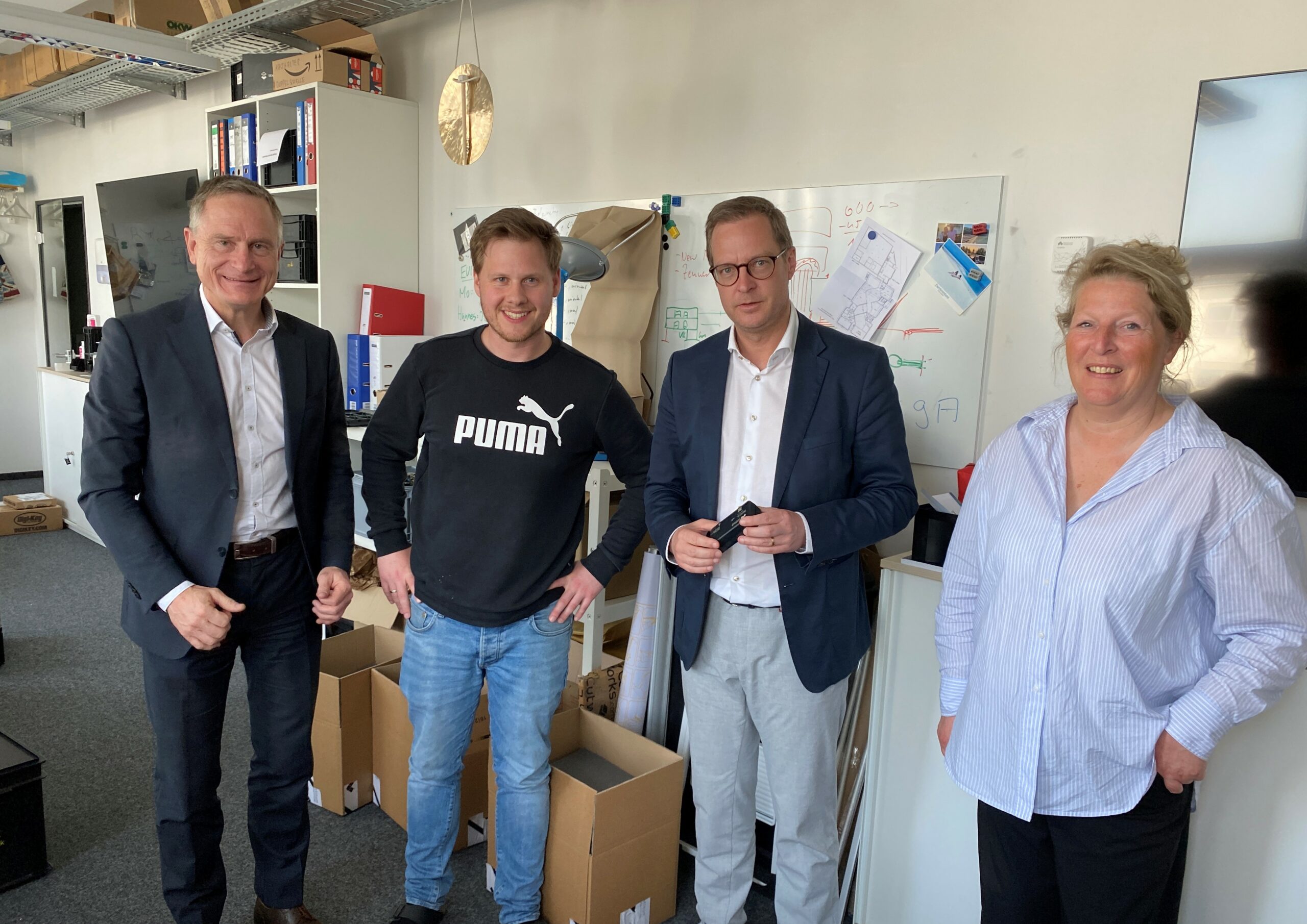 Zum Artikel "26.05.2023: CSU-Generalsekretär Martin Huber zu Besuch am FAPS"