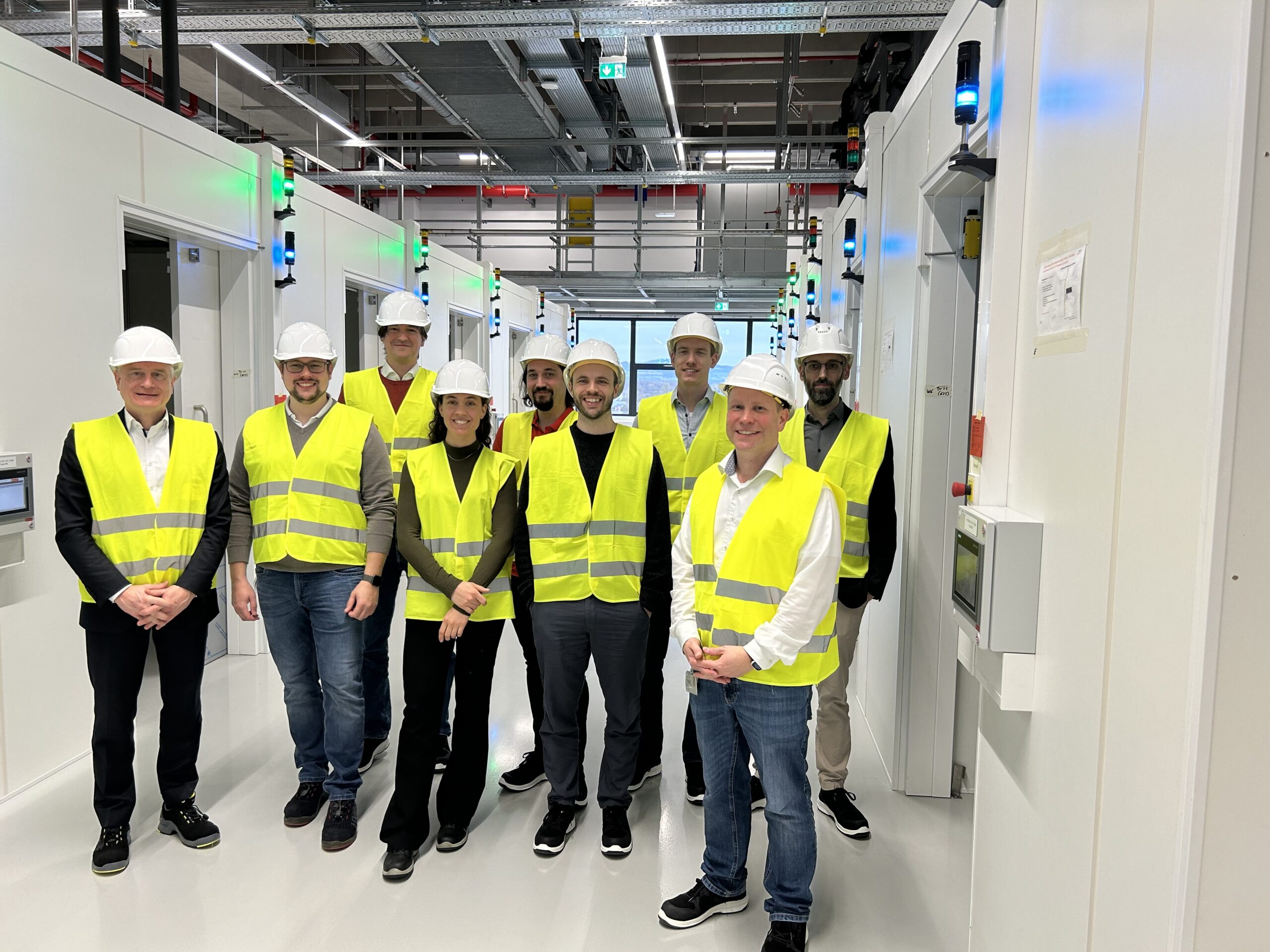 Zum Artikel "13.03.2024: Besuch des FAPS im Healthineers High Energy Photonic Center"
