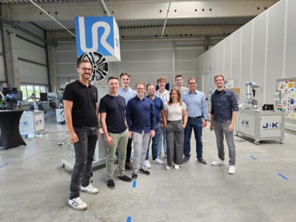 Zum Artikel "15.07.2024: Technologiefeld APA beim Robotik-Center von Jugard+Künstner"