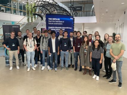 Zum Artikel "04.07.2024: Exkursion zum Siemens Elektronikwerk Amberg"