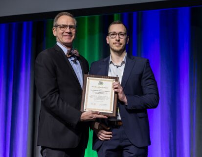 Zum Artikel "24.03.2025: NextGen Best Paper Award der IPC APEX EXPO für Ben Rachinger"
