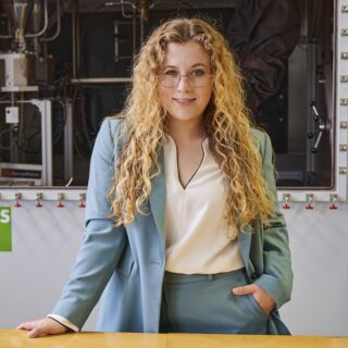 Zum Artikel "01.07.2025: Neue Leiterin des Forschungsbereichs Elektronikproduktion | Manuela Ockel"