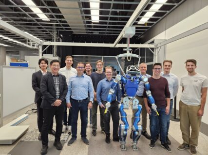 Zum Artikel "18.09.2025: Technologiefeld APA beim Deutschen Zentrum für Luft- und Raumfahrt (DLR)"