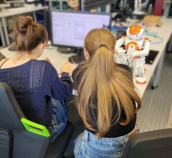 Zum Artikel "08.09.2025: Mädchen-und-Technik Praktikum 2025 am Lehrstuhl FAPS"