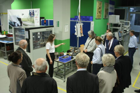 Zum Artikel "21.10.2025: Erfolgreiche Abendveranstaltung des Rotary Clubs Nürnberg am Lehrstuhl FAPS Nürnberg"