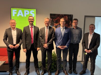 Zum Artikel "04.11.2025: Patrick Bründl schließt Promotion mit Auszeichnung ab"