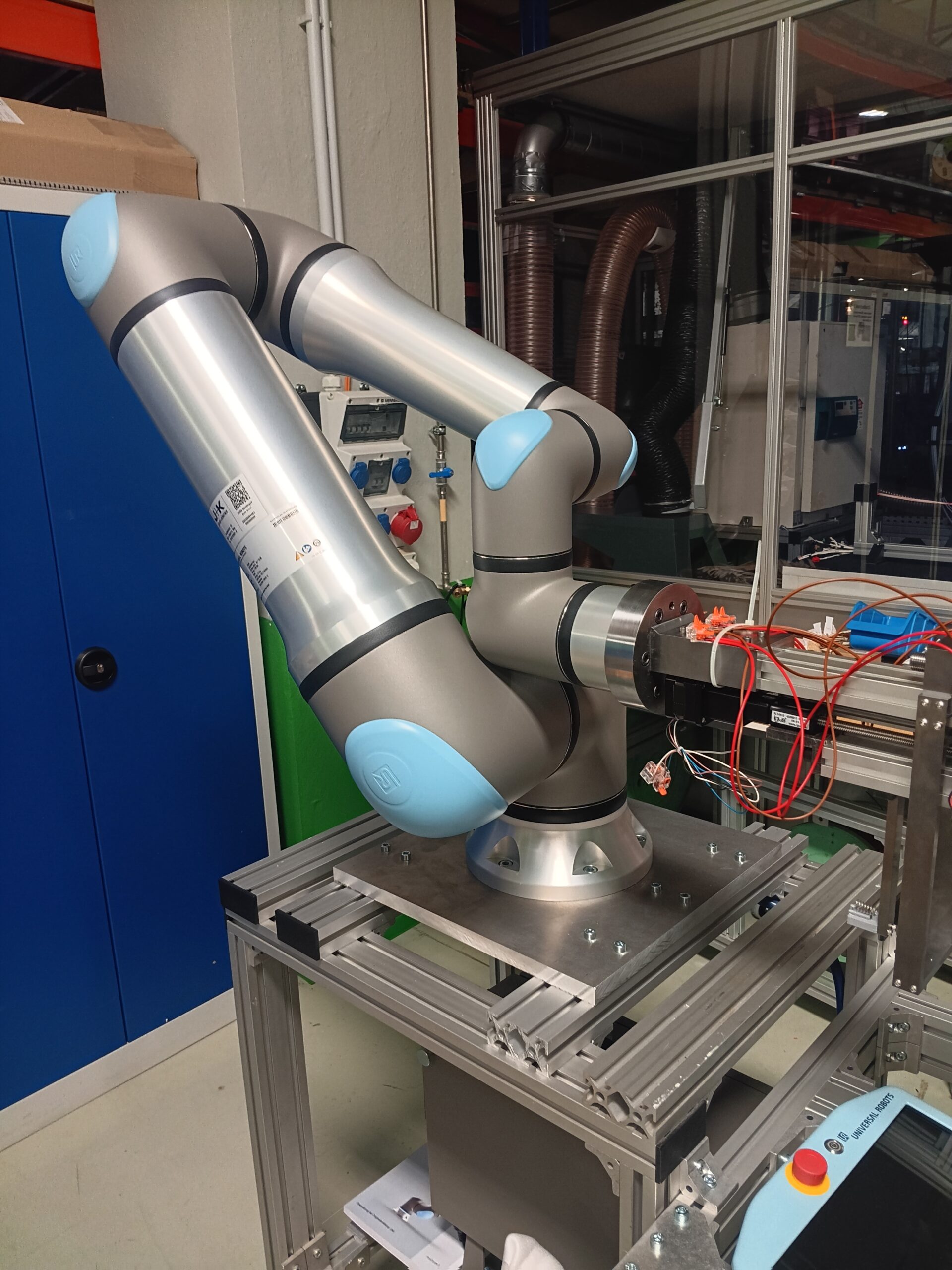 11.12.2025: UR 30 erweitert Roboter-Portfolio AufAEG