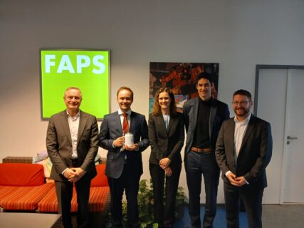 Zum Artikel "11.12.2025: Franz Teske schließt Promotion mit Auszeichnung ab"