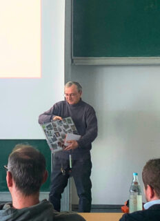 Zum Artikel "31.03.2026: Gerald Gion tritt nach 28 Jahren am Lehrstuhl FAPS in den Ruhestand"